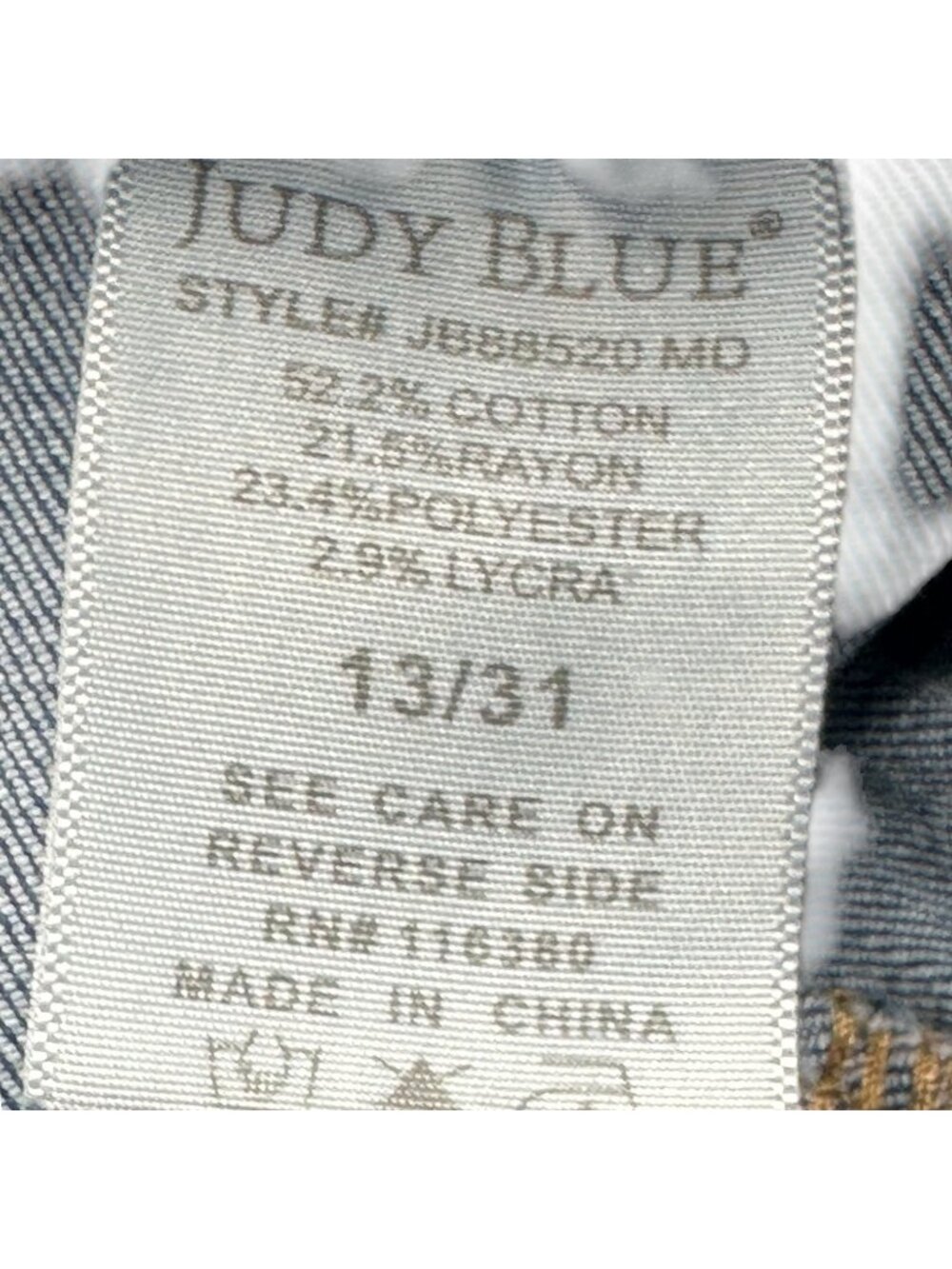 Judy Blue Jeans 13/31 Medium Wash Stretch Pull On Cropped Bootcut Raw Hem Denim - Picture 11 of 13